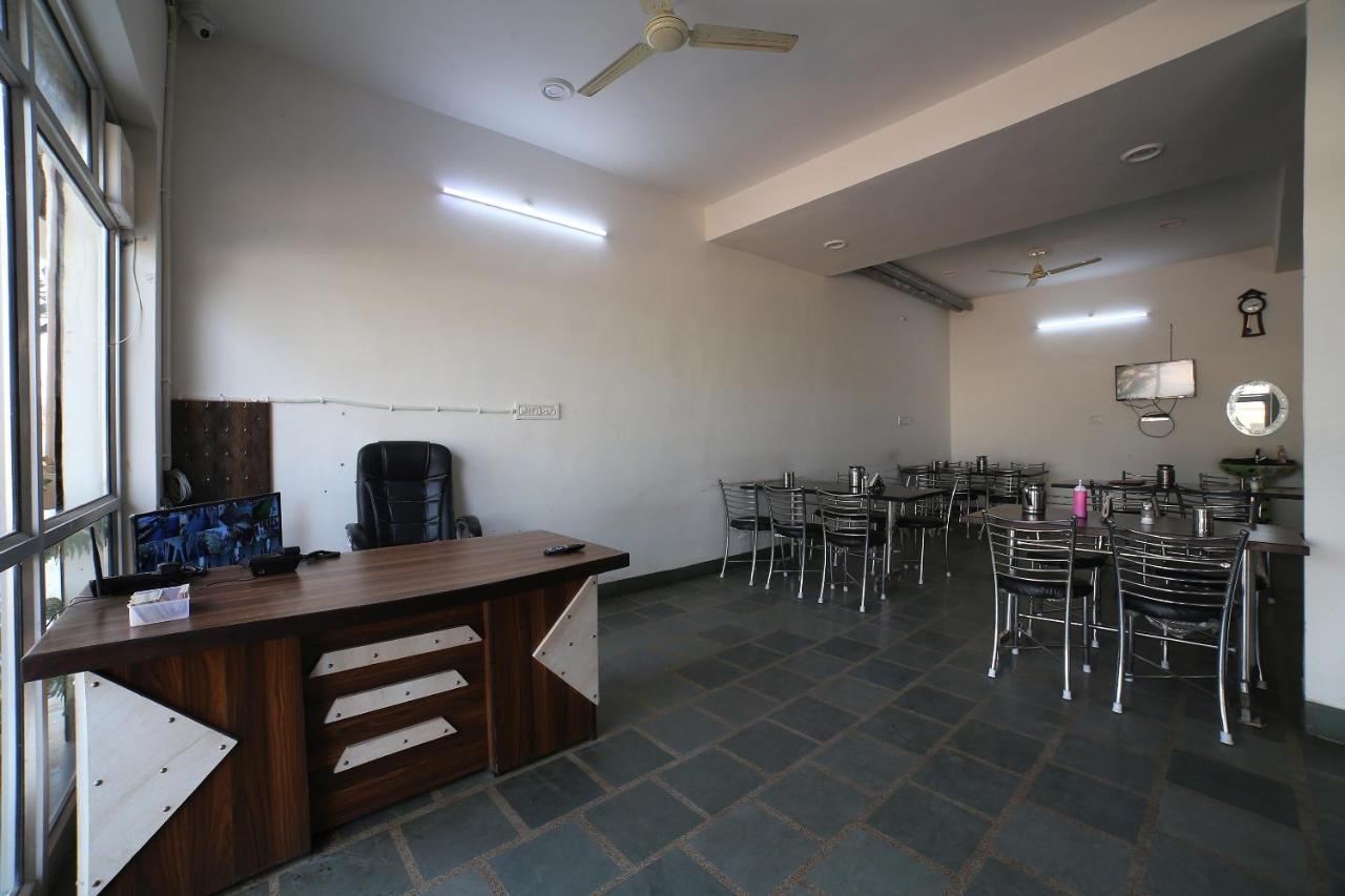 Oyo 37077 Hotel Rawat Ajmer Esterno foto