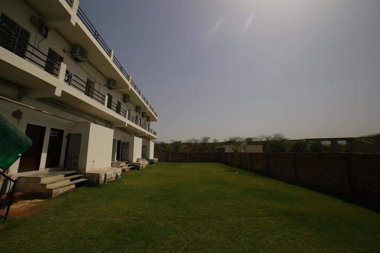 Oyo 37077 Hotel Rawat Ajmer Esterno foto